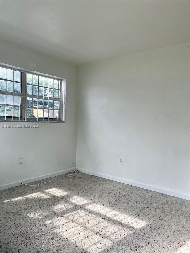Building Photo - 3040 NW 135th St