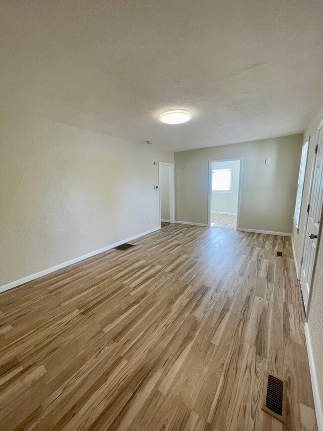 Photo - Swope - 407-409 Apartment