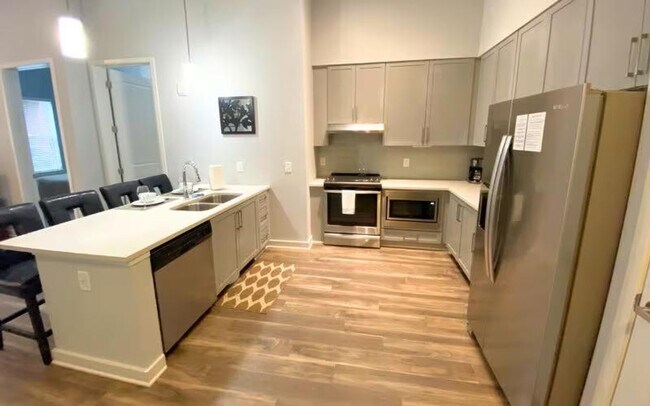 Foto del edificio - 6400 Blue Stone Rd