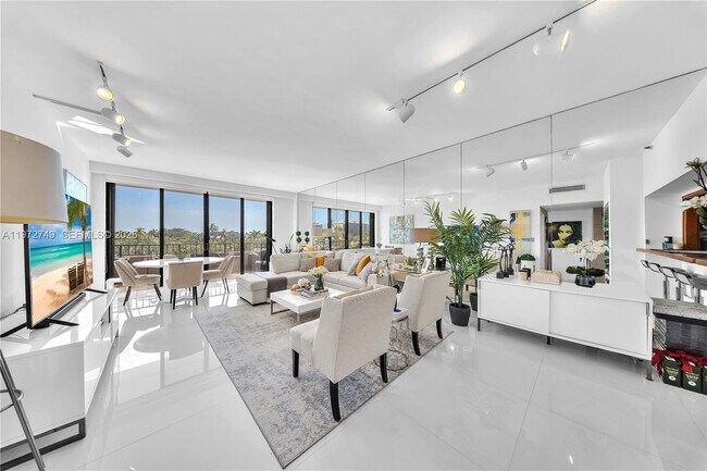 Foto del edificio - 151 Crandon Blvd