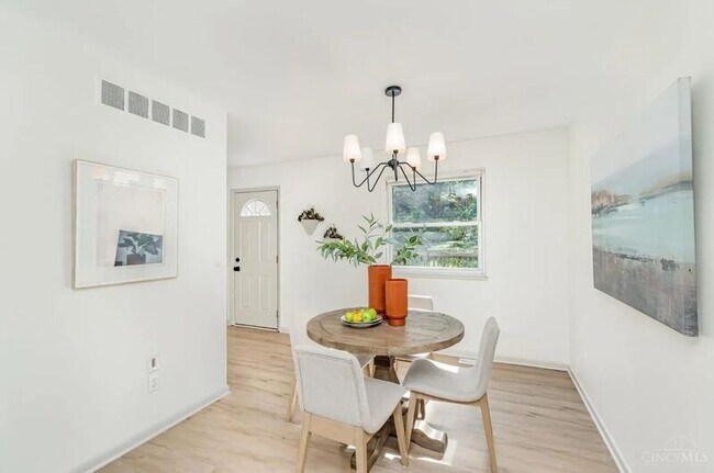 Foto del edificio - 6055 Tridale Ct