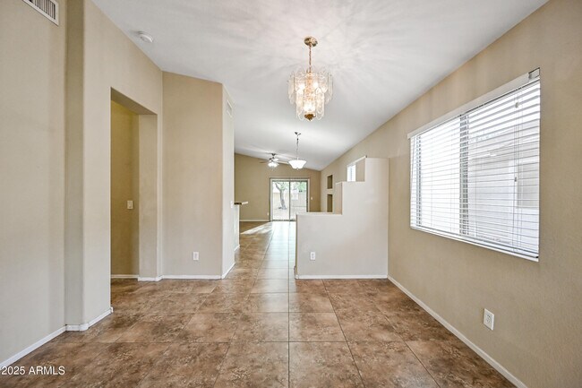 Foto del edificio - 16252 N 138th Ln