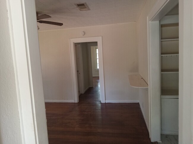 Building Photo - 404 Browning Ave