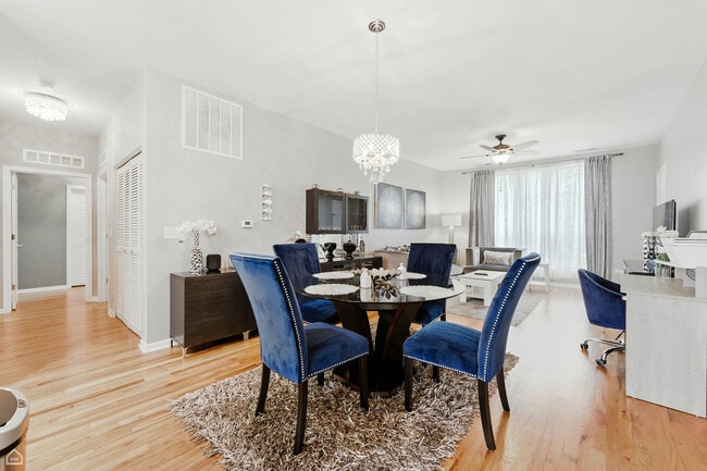 Foto del edificio - 307 E 25th St