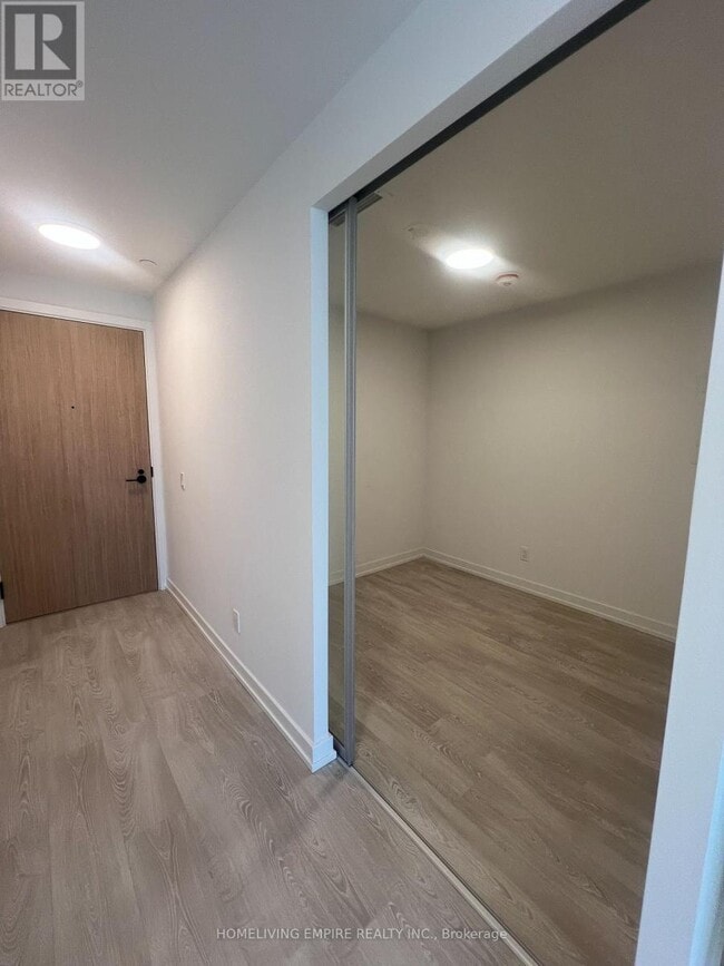 Building Photo - 35 Parliament St