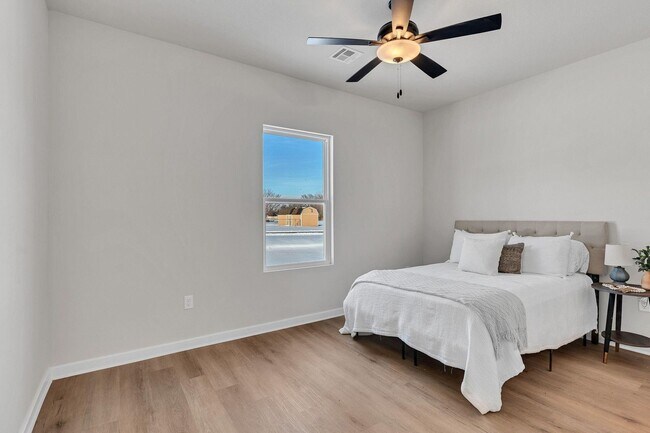 Foto del edificio - Now Leasing – Brand New Duplex in Haysville