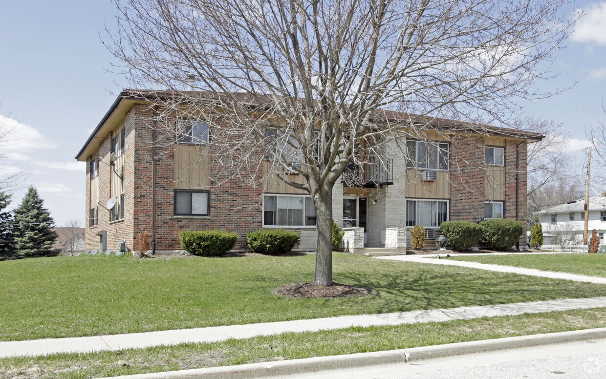 Building Photo - N208W16593 S Center St