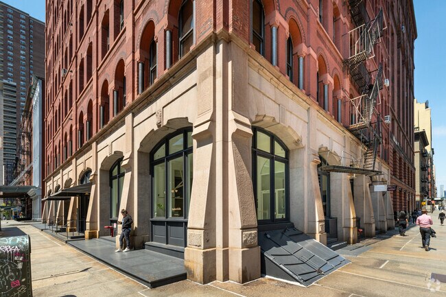 Corner Retail - 51-53 Hudson St