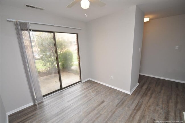 Building Photo - 1265 Schaub Dr