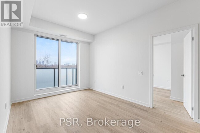 Photo du bâtiment - 4365 Bloor St W