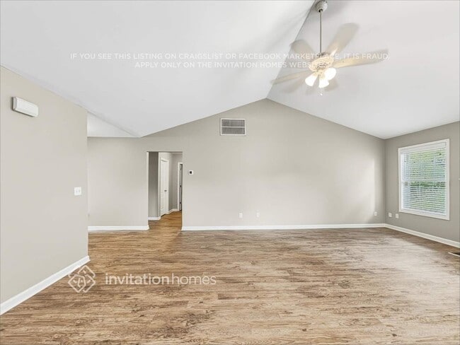 Building Photo - 4730 Camelot Dr