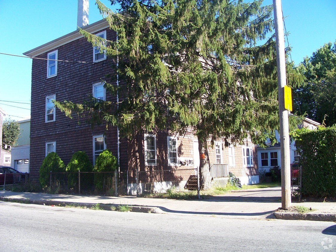 11661168 Dwelly St, Fall River, MA 02724 Apartments in Fall River