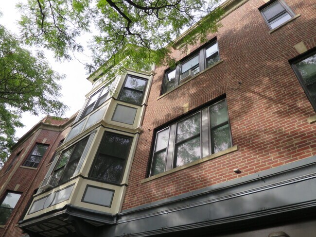 Building Photo - 35 Davis Sq