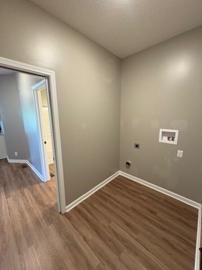 Building Photo - 8132 S 178th St