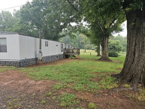 Building Photo - 2390 Skyview Ln