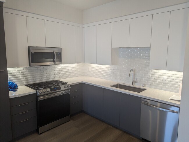 Building Photo - 3698 Vision Cmn