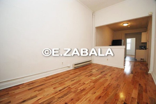 Building Photo - 304 Troutman St
