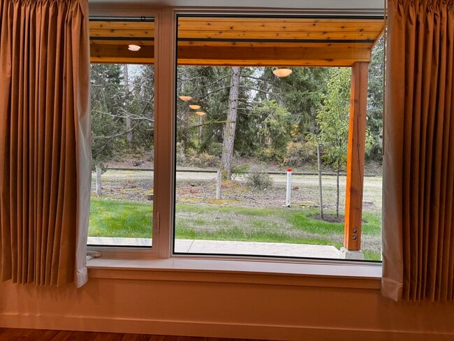 Photo du bâtiment - 136 Village Way