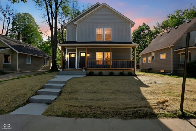 Foto del edificio - 4623 Rookwood Ave