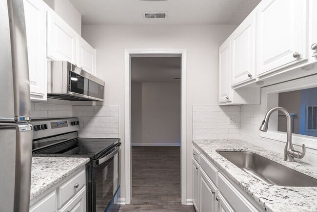Building Photo - Perfect for roommates! Near Rex Hospital and Lenovo Center