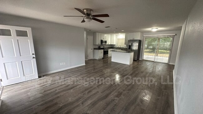 Foto del edificio - 2000 NE 50th Pl