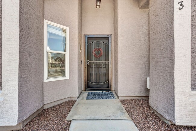 Building Photo - North Phoenix Living at Its Best: Spacious...