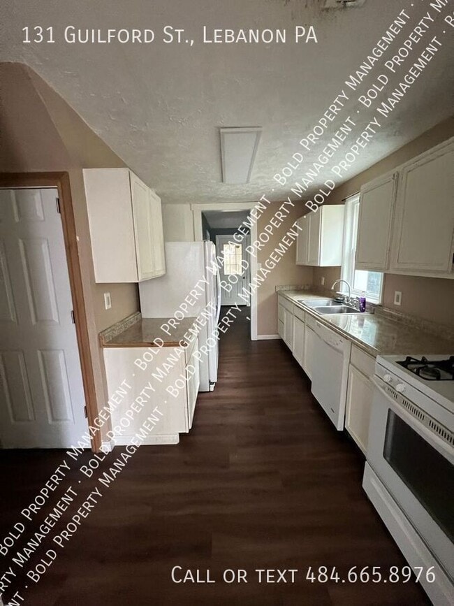 Building Photo - 131 Guilford St