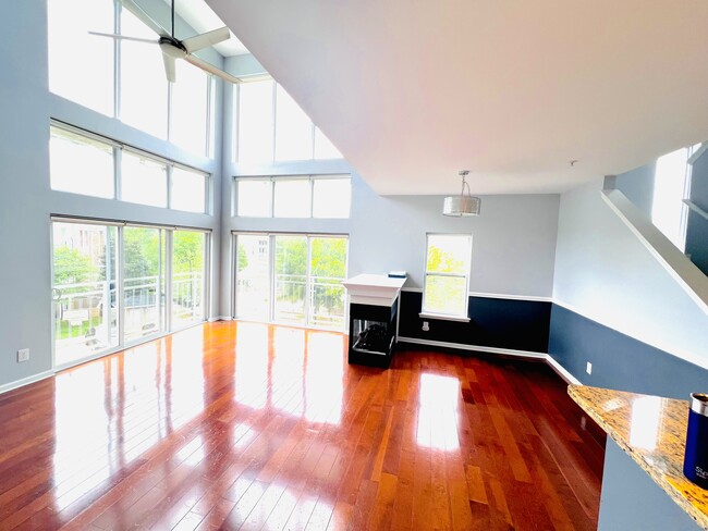 Building Photo - 3965 Picasso Ct
