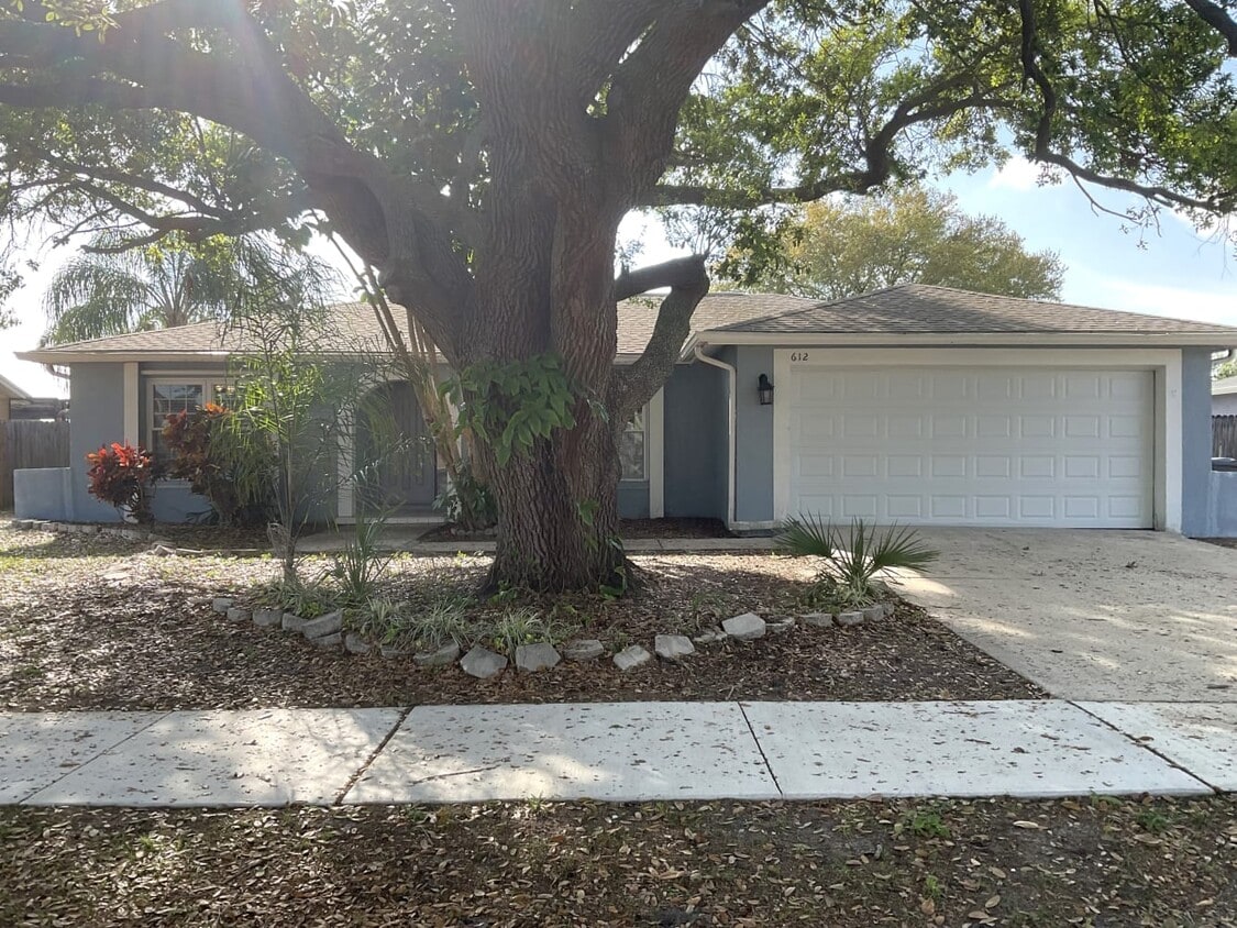 Primary Photo - 612 Limetree Dr