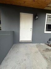 Building Photo - 1413 NW 11th St