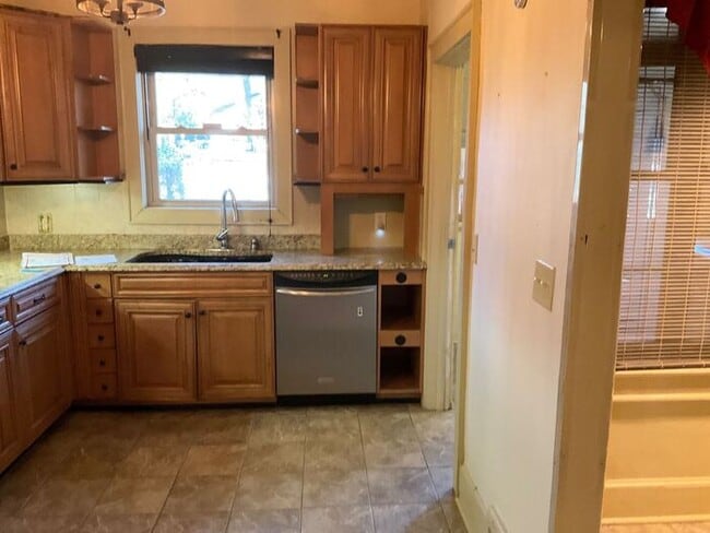 Building Photo - 3401 Margrave Rd