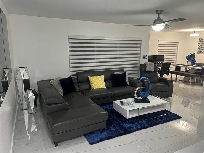 Foto del edificio - 2425 NW 33rd St