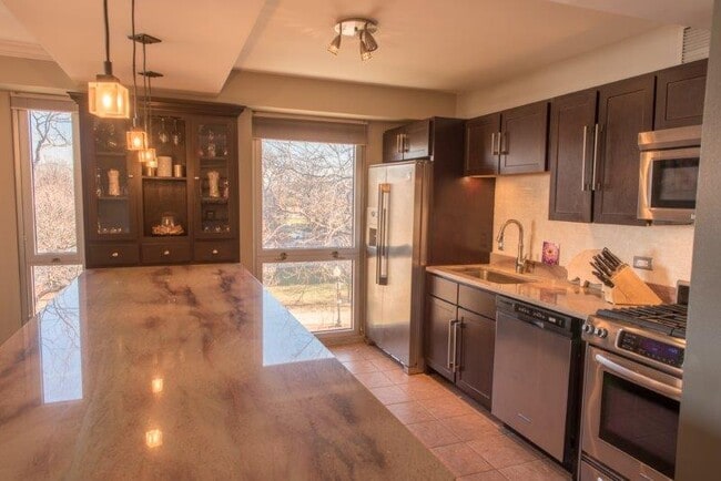 Photo - 1960 N Lincoln Park W Apartment