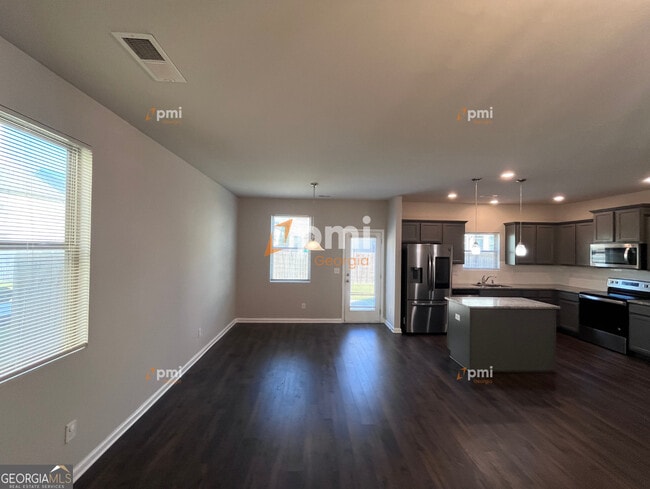 Foto del edificio - 2612 Lovejoy Crossing Dr