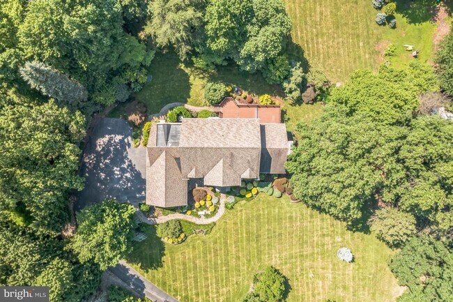 Foto del edificio - For Rent! Large 5-Bedroom, 3.5-Bath Home with Scenic Views