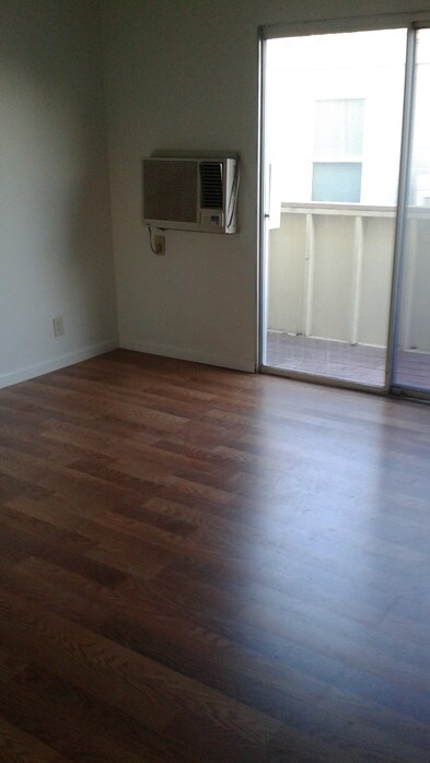 Primary Photo - 1651 Sutter St