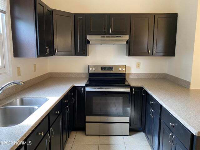 Foto del edificio - 113 Twin Wood Dr