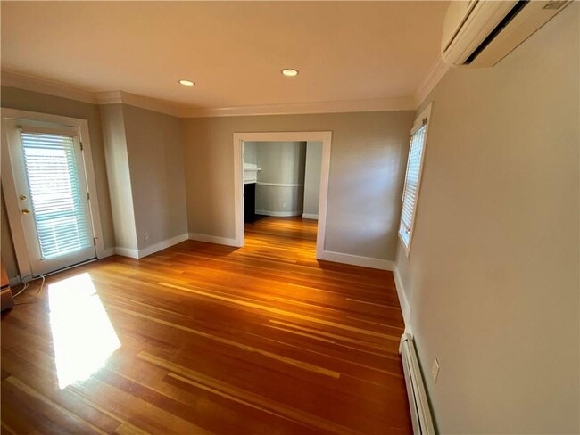 Building Photo - 38 Mann Ave