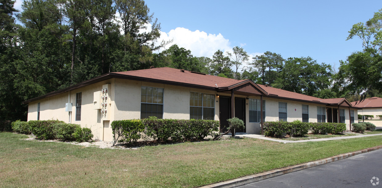 Foto del edificio - Oak Tree Apartments