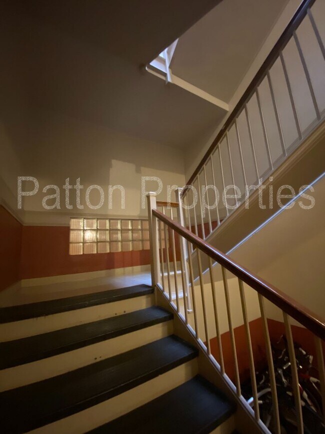 Foto del edificio - Five Points/ Wales Garden Condo