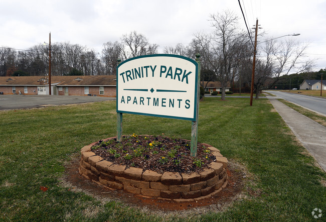 Foto del edificio - Trinity Park Apartments