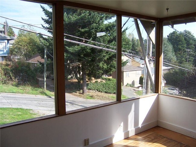 Foto del edificio - 2107 NE 54th St