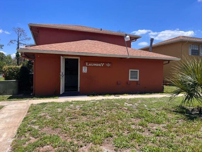 Building Photo - 1665 W Oak Ridge Rd