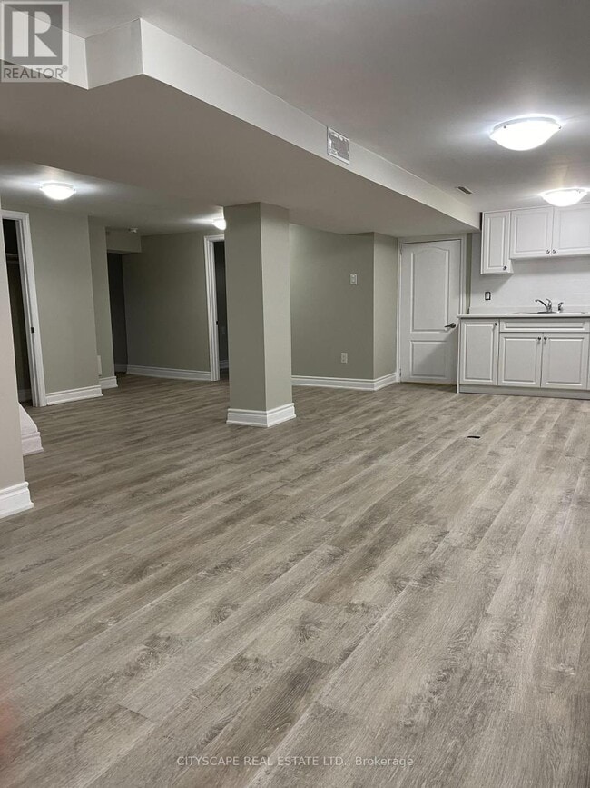 Building Photo - 31 Hurricane Ave