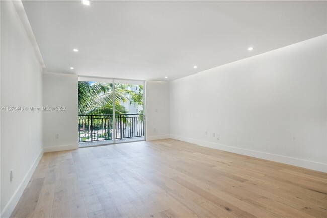 Building Photo - 17107 N Bay Rd