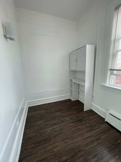 Building Photo - 1865 Mulford Ave