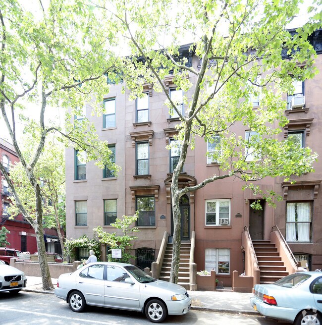 Building Photo - 416 Clinton St