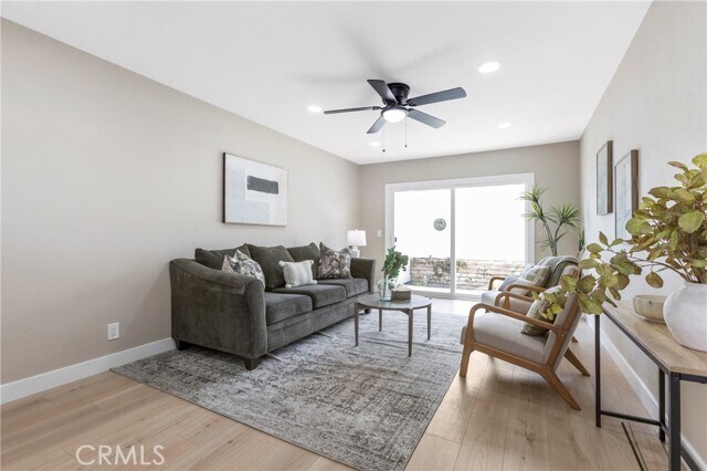 Foto del edificio - 732 W Lambert Rd