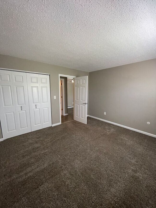 Building Photo - 4105 Harvest Ln