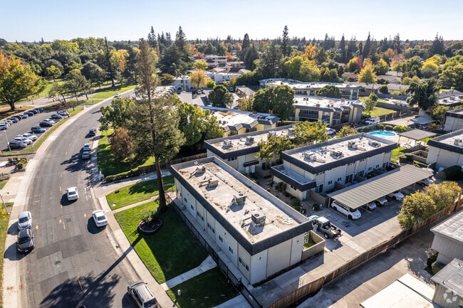 Building Photo - Parkside Townhomes Apartments